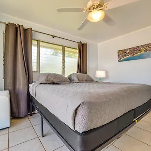  Apartment Beautiful - Walk To The Beach! United States